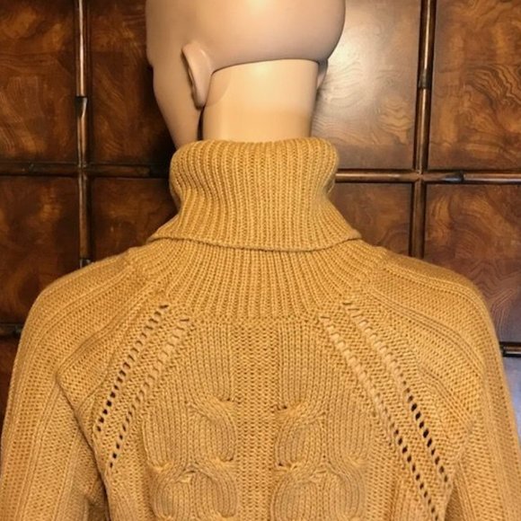 Cable Knit Hi Lo Turtleneck Sweater - Picture 7 of 12